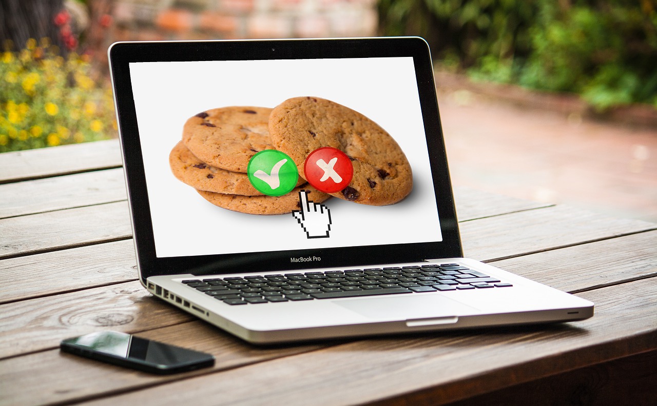 1 in 2 Canadians Always Accept Cookies. Why Should They Be More Careful?